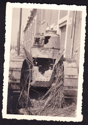 tank ft Amiens.jpg