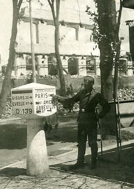 soldats allemands à Beauvais direction Amiens.jpg