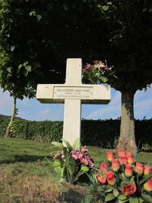 HELLEQUIN JY.3.jpg
