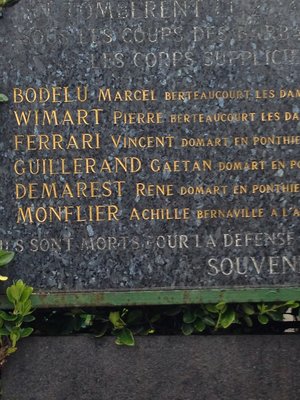 Parc du chateau de Ville le Marclet.JPG