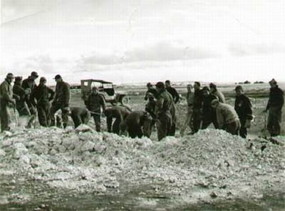 repairing runway at Beauvais Tille, Sept '44.jpg