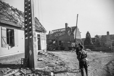 DAA 562 L04_ret.jpg