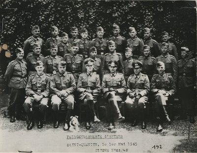 FELDGENDARMERIE d AMIENS SAINT-QUENTIN 1er Mai 1945 cliché N°22-45.jpg
