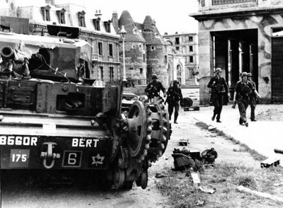 un Churchill à dieppe site.jpg