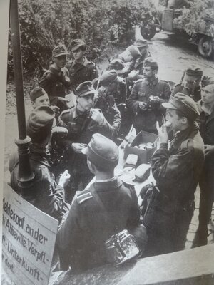 Soldats allemands août 1944 - 3.jpg