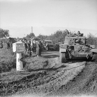 CROMWELL sur la route de Villotran.jpg