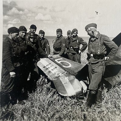 Bloch 152 numéro 508 - 1 Sgt Pierre Dupouy 2ème escadrille GC I-8 17 mai 1940 à Moÿ-de-L’Aisne (02).jpg