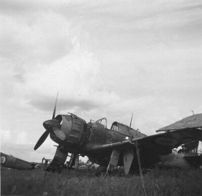 bloch 151 n° 100 Laon-Couvron - 3.jpg