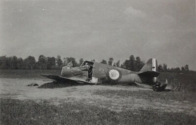 Bloch 152 n° 172 GC II-1 Dinant 14 mai 1940 - 4.jpg