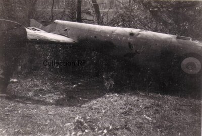 Breguet 693 codé 3 blanc écrasé à Verneuil en Halatte 6 juin 1940.jpg