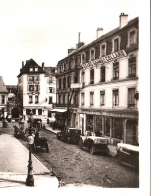 Compiègne Place de l'Hôtel-de-Ville 3.jpg