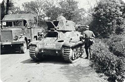 H-39 n° 40555 du 27ème BCC 3ième compagnie sud d'Abbeville.jpg