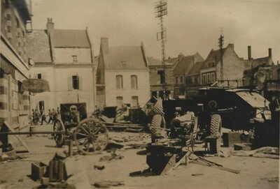 Place Louis MEURISSE à GUISE.jpg