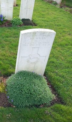 FS WALLIS RNZAF 2.jpg