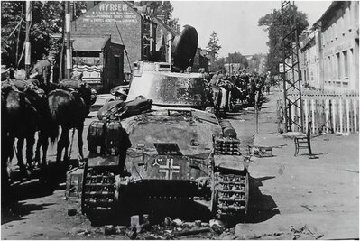 Char 35 T détruit à Origny Sainte Benoite.jpg