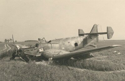 Loire-Nieuport 401 code 8 - 5.jpg