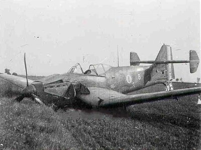 Loire-Nieuport 401 code 8 - 6.jpg