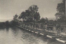 Pont flottant sur rieux - 1.jpg