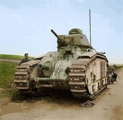 B1 bis 8ème BCC n° 270 typhon 6 km ouest Guise sabordé le 17 mai.jpg